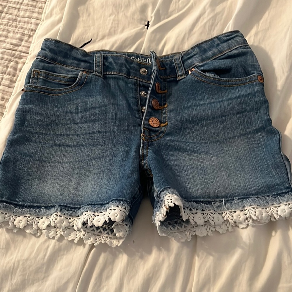 Girls Cat and Jack Jean shorts w lace hem